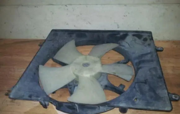 Mitsubishi Space Wagon Radiator cooling fan shroud