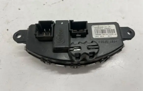 Volkswagen Golf VII Heater blower fan relay 5Q0907521C