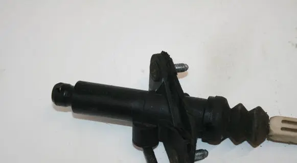 Volvo V70 Clutch master cylinder KG1956TP01