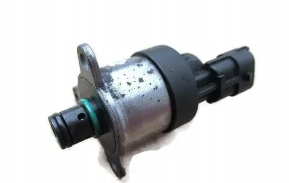 Jeep Cherokee III KJ Fuel pressure regulator 