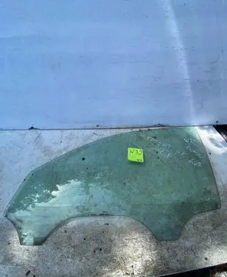 Volkswagen PASSAT B5 Front door window glass four-door 43R00082