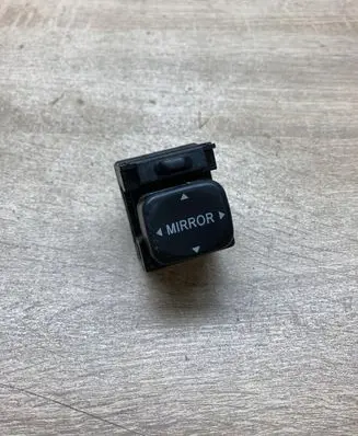 Toyota Yaris Wing mirror switch 5472M2N