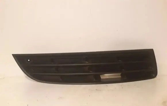 Volkswagen PASSAT B6 Front bumper lower grill 3C0853666