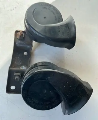 Subaru Legacy Horn signal E13000094 MRFH04 E130094