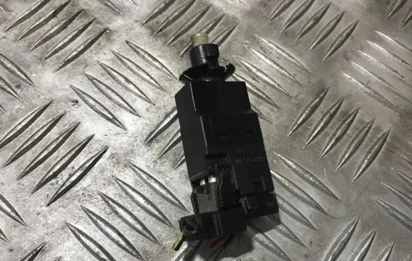 Mercedes-Benz 190 W201 Brake pedal sensor switch 0015450109