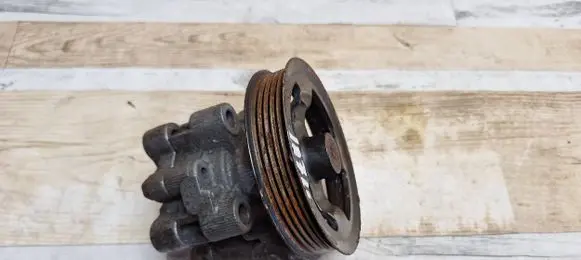 Toyota Avensis T250 Power steering pump