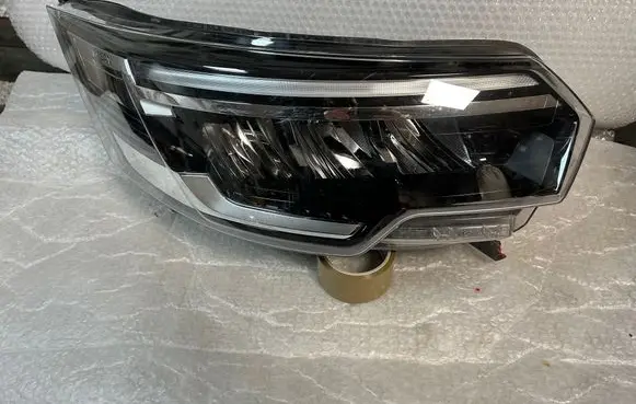 Nissan Primastar Headlight/headlamp 260105974R