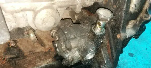Nissan Almera N16 Power steering pump