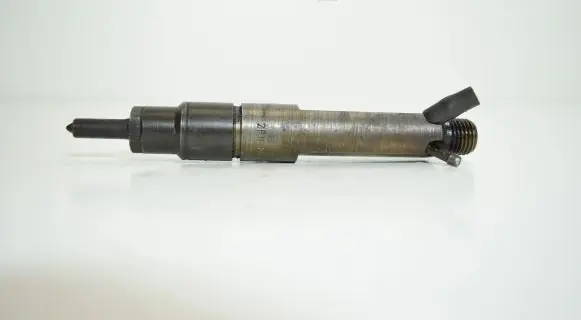 Audi A4 S4 B5 8D Fuel injector 028130201T
