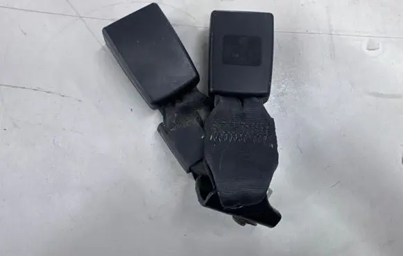 Volkswagen Jetta VI Middle seatbelt buckle (rear) 5C6857739 B2203