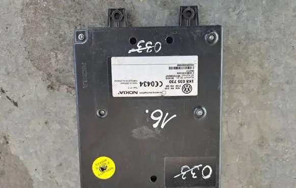 Volkswagen PASSAT B6 Bluetooth control unit module 1K8035730 B012315 001FDE9B8DDF