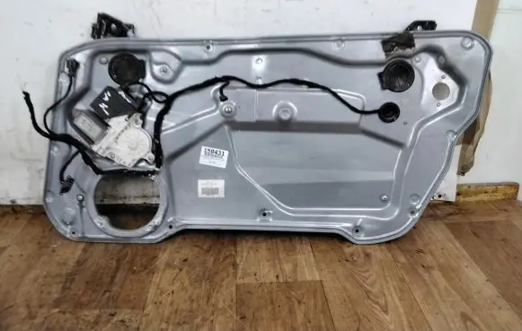 Seat Leon (1M) Front door window regulator with motor