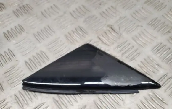 Audi Q3 F3 Front door glass trim molding 83A837638B