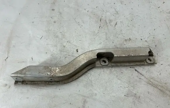BMW 5 F10 F11 Radiator mount bracket 7583120
