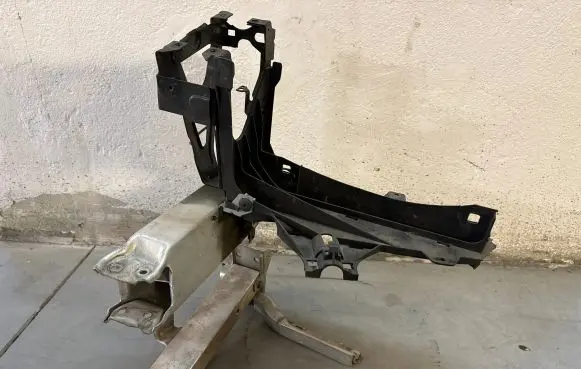 BMW 7 F01 F02 F03 F04 Headlight/headlamp mounting bracket 7184159 8051039 7186513
