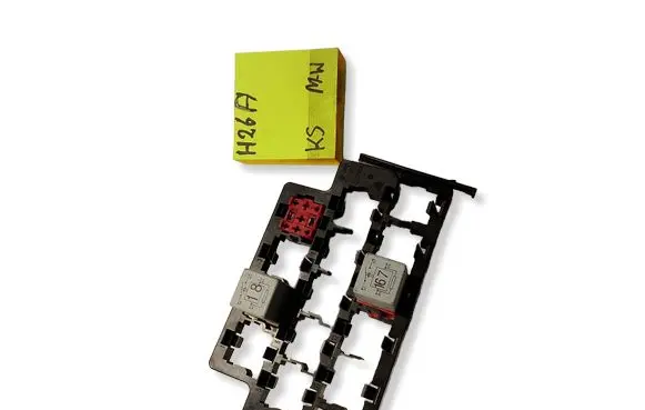Audi A4 S4 B5 8D Other relay 8D0972596A
