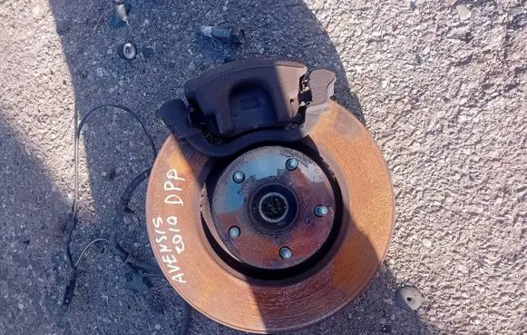 Toyota Avensis T270 Front wheel hub