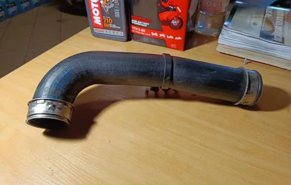 Volkswagen Jetta V Intercooler hose/pipe 1K0145838N
