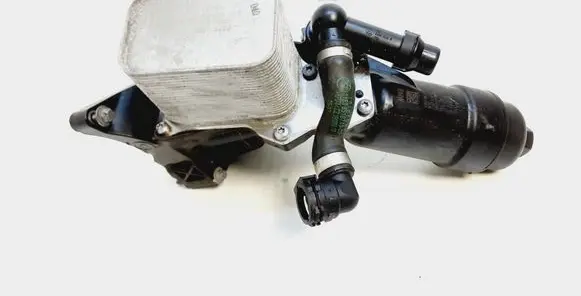 BMW 5 G30 G31 Oil filter mounting bracket 8585625 8513968