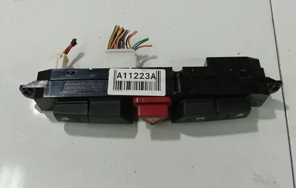 KIA Ceed Hazard light switch 202006302