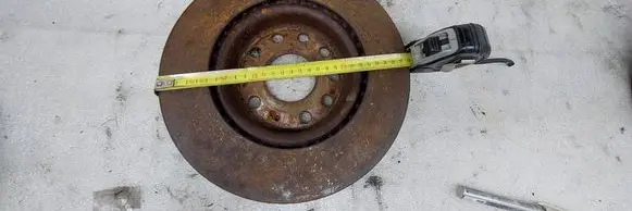 Volkswagen Golf V Front brake disc