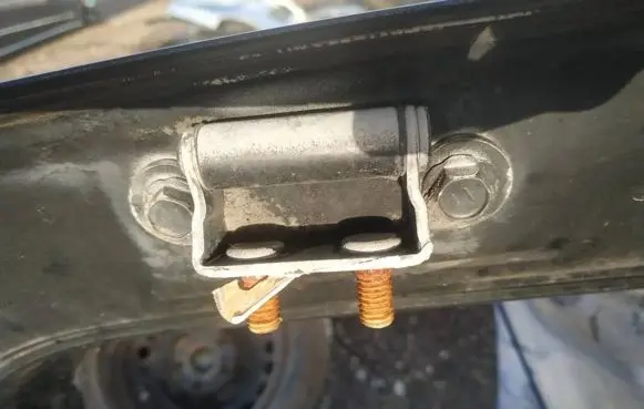Toyota Corolla E120 E130 Tailgate/trunk/boot hinge