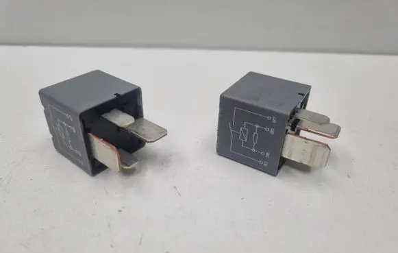 Mercedes-Benz C W205 Other relay A0009822923 0009822923 120003041