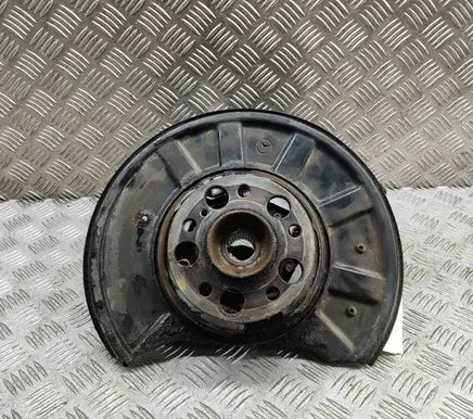 Mercedes-Benz CLS C218 X218 Rear wheel hub A2123500141