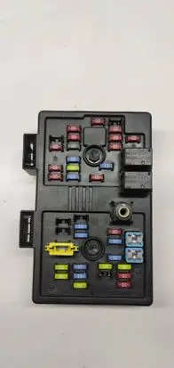 Chevrolet Captiva Fuse module 96821082