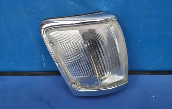 Toyota 4 Runner N180 Front indicator light 3352