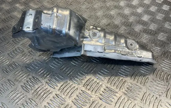 BMW 2 G42 Heat shield in engine bay 8585811