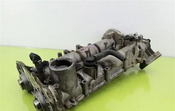 Skoda Yeti (5L) Rocker cam cover 04E103479G