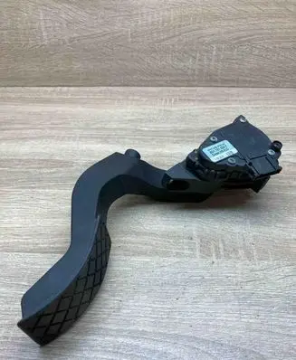 Volkswagen PASSAT B5.5 Accelerator throttle pedal 8D1721523F 6PV00837603