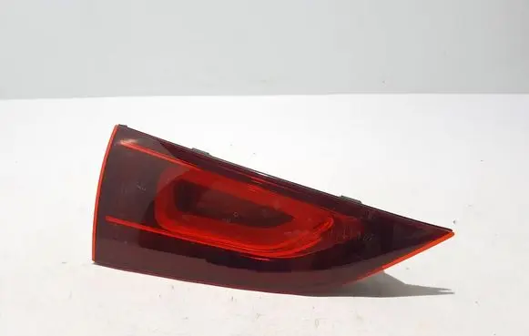 Tailgate rear/tail lights