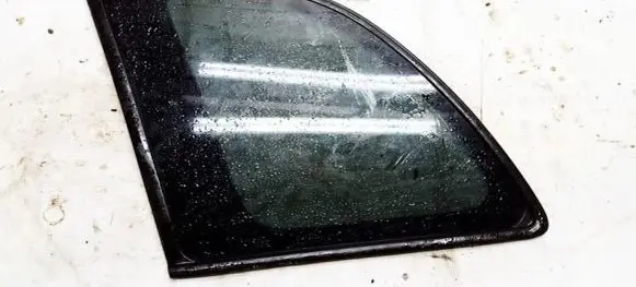 Toyota RAV 4 (XA20) Rear side window
