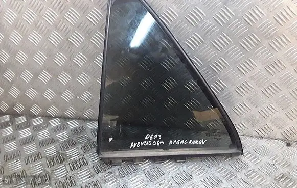 Toyota Avensis T250 Rear vent window glass E643R006723