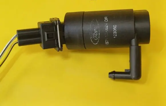 Ford Focus C-MAX Windscreen/windshield washer pump 1S7117K624 17K624