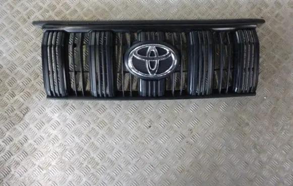 Toyota Land Cruiser (J150) Front grill