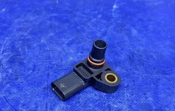 Mercedes-Benz A W176 Air pressure sensor A0091532228