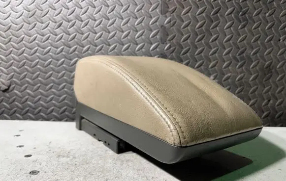 Nissan X-Trail T30 Armrest