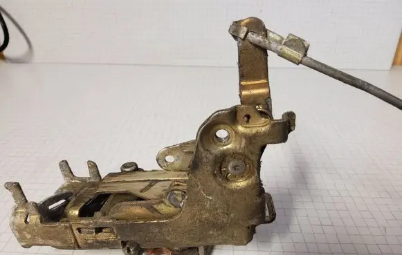 Volkswagen I LT Front door lock 211837016H