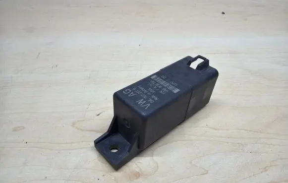 Man TGE 1gen Glow plug pre-heat relay 04L907281B