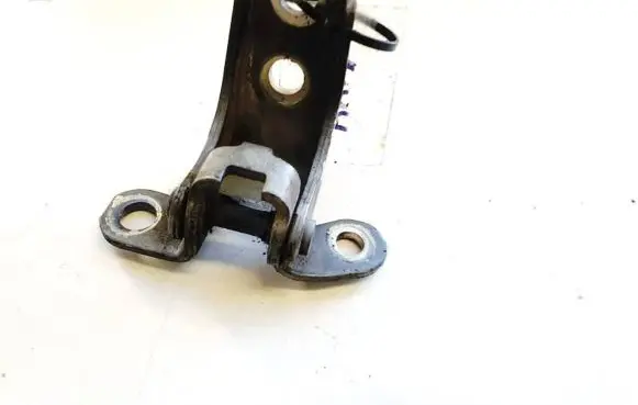Honda FR-V Rear door lower hinge