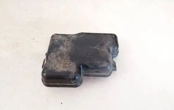 Toyota Previa (XR30, XR40) II Fuse box cover 8266228020 82662-28020