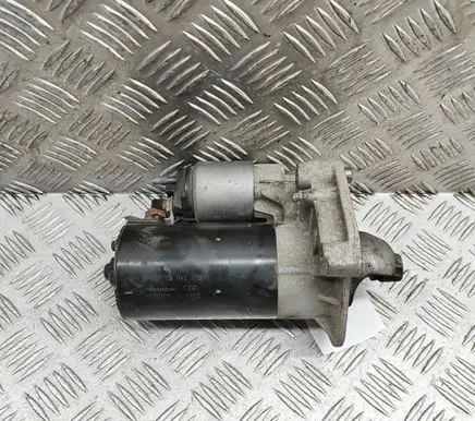 BMW 1 F20 F21 Starter motor 0001138062 7638192