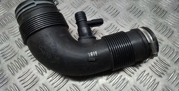 Air intake hose/pipe