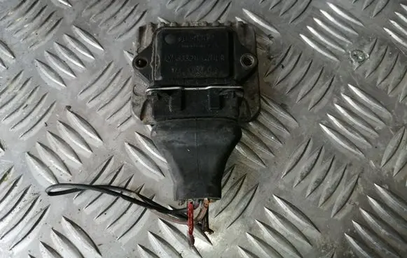 Volkswagen Golf II Ignition amplifier control unit 191905351C