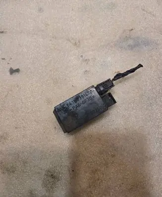 BMW 7 E38 AUC sensor 64118391470 PA6GF30 82000462250