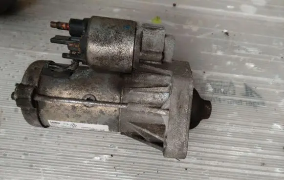 Nissan Qashqai Starter motor 233001375R
