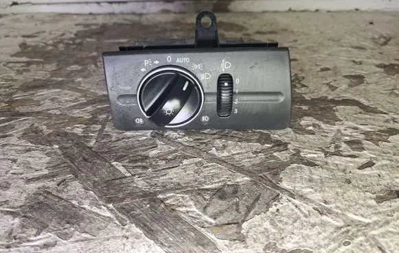 Mercedes-Benz E W211 Light switch 2115450304 04056020